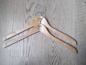 2 - 10 ICEBREAKER Holzbügel, Kleiderbügel, ergonomischer Holzkleiderbügel mit Antirutschpads