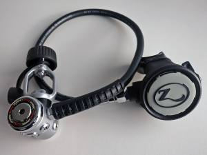 ZEAGLE - Envoy - Atemregler 1. und 2. Stufe mit MD-Schlauch und Int/Yokeanschluss - unbenutzte Lagerware