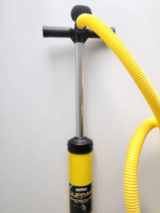 BRAVO - SUP Handpumpe für aufblasbare Boards - mit Manometer - gebraucht mit Mangel