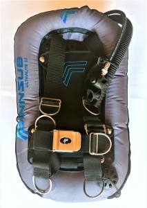 FINNSUB Ultralite 13 Set - ultraleichtes Harness mit Donut-Wing und Backplate - verschiedene Farben