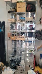 Großes Acryl-Regal - Regalwand aus Acrylglas - 250 x 100 cm