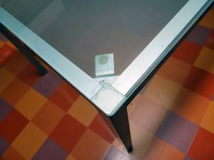 Großer, robuster Glastisch - Aluminiumgestell - ca. 160 x 80 x 74 cm - gebraucht