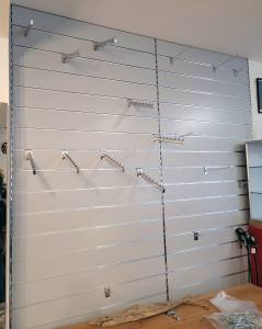 Paneelwand mit Aluprofilen - 4 Module à 120 x 120 cm