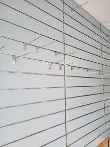 Paneelwand mit Aluprofilen - 6 Module à 120 x 120 cm