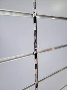 Paneelwand mit Aluprofilen - 6 Module à 120 x 120 cm