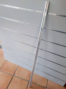 Paneelwand mit Aluprofilen - 6 Module à 120 x 120 cm