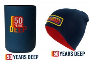 BARE - 50th Anniversary Beanie + Can Coozie - Strickmütze und Dosenhalter