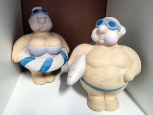 Deko-Badefiguren - Sie und Er - Pärchen - Surf & Swim - Keramik - Schwimmring, Surfbrett