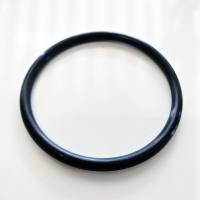 Ein O-Ring für Latex-Dichtungen